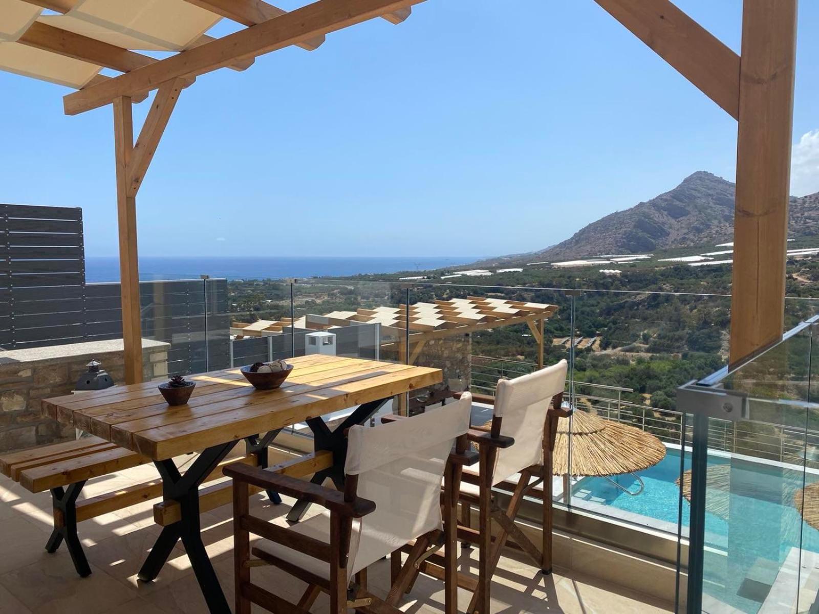 Mediterranean View Villa Makrýgialos Екстериор снимка