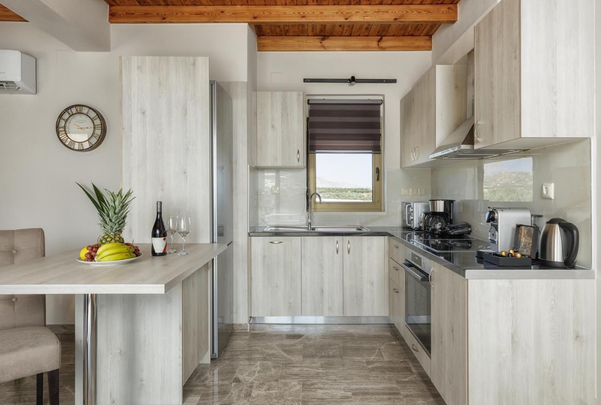 Mediterranean View Villa Makrýgialos Екстериор снимка