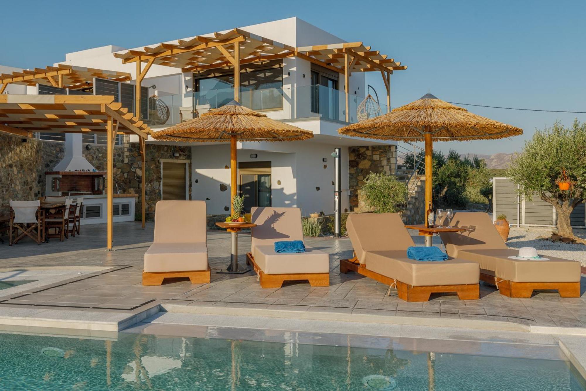 Mediterranean View Villa Makrýgialos Екстериор снимка