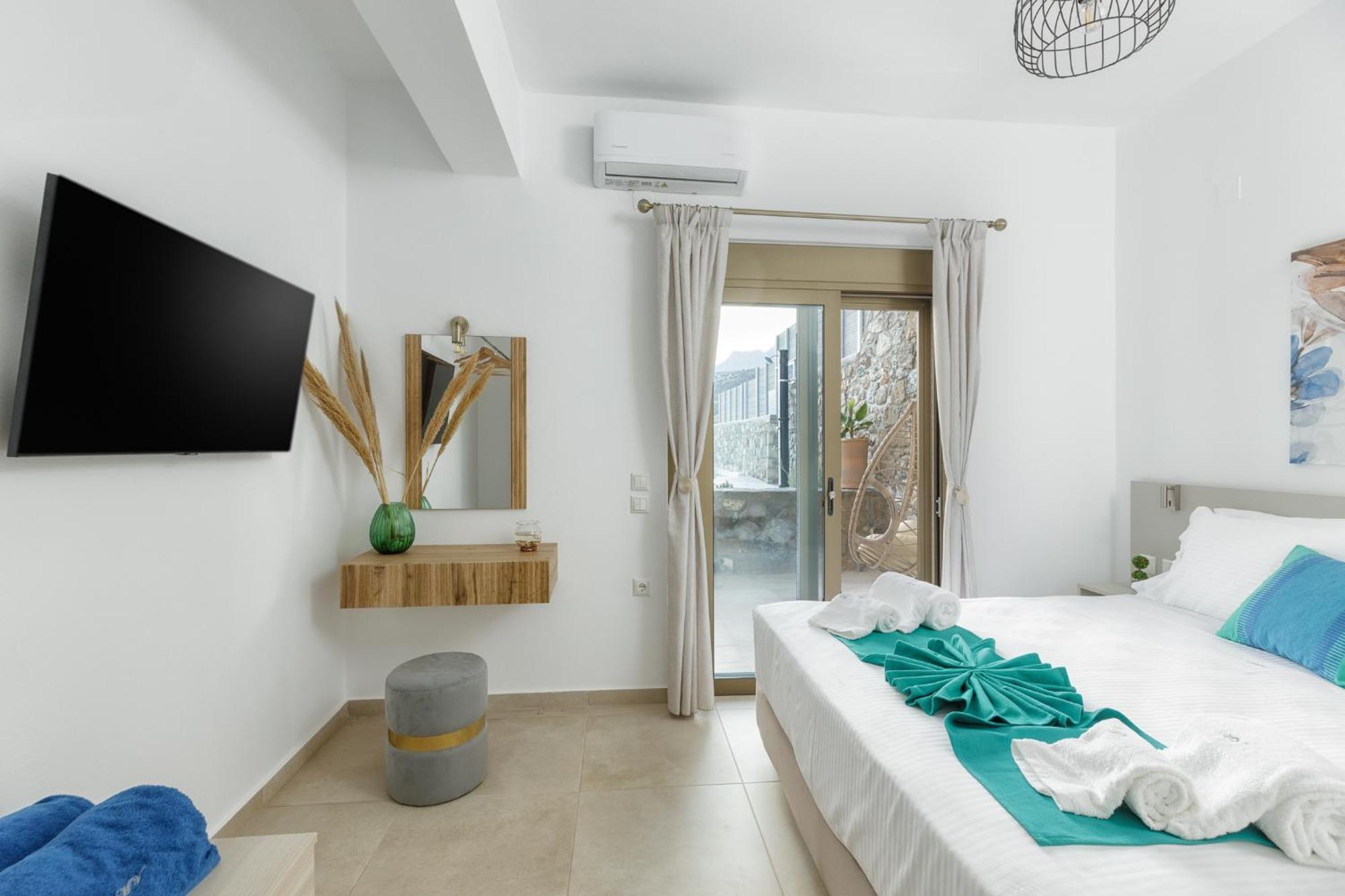 Mediterranean View Villa Makrýgialos Екстериор снимка