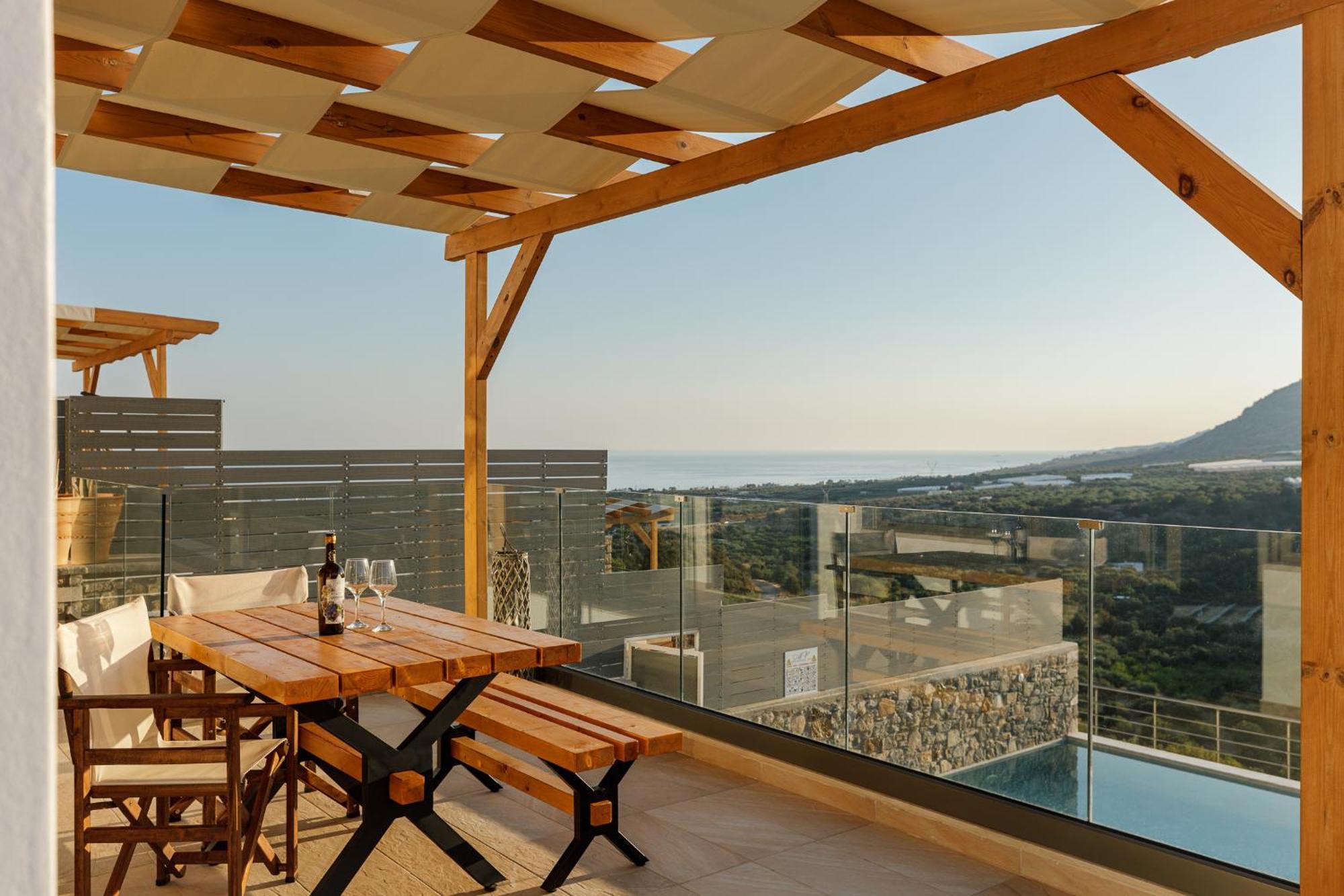 Mediterranean View Villa Makrýgialos Екстериор снимка