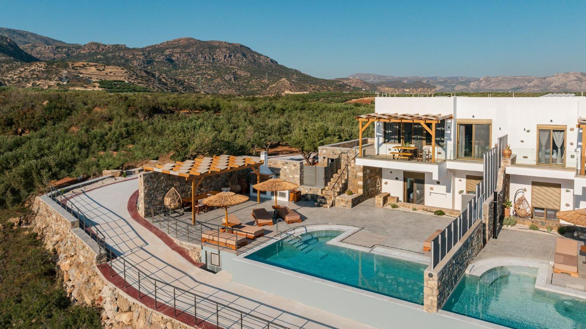 Mediterranean View Villa Makrýgialos Екстериор снимка